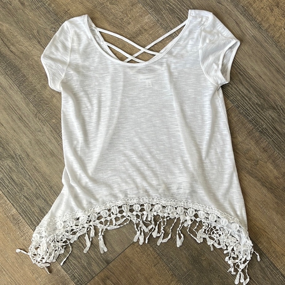 White Top by Roommates -Juniors Size Large Top Like New EUC